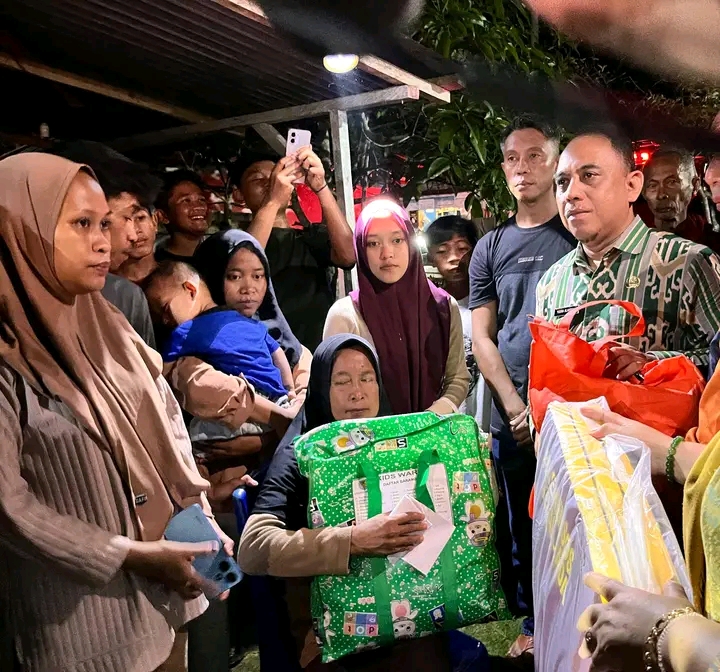Bupati Yusra Alhabsyi Tunjukkan Kepedulian, Sambangi Korban Kebakaran di Kopandakan II